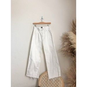 BDG UO white high rise wide leg pants size 24